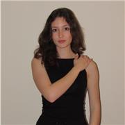 Me defino como alguien calmado y con muchas ganas de enseñar y ver a la gente con alegría